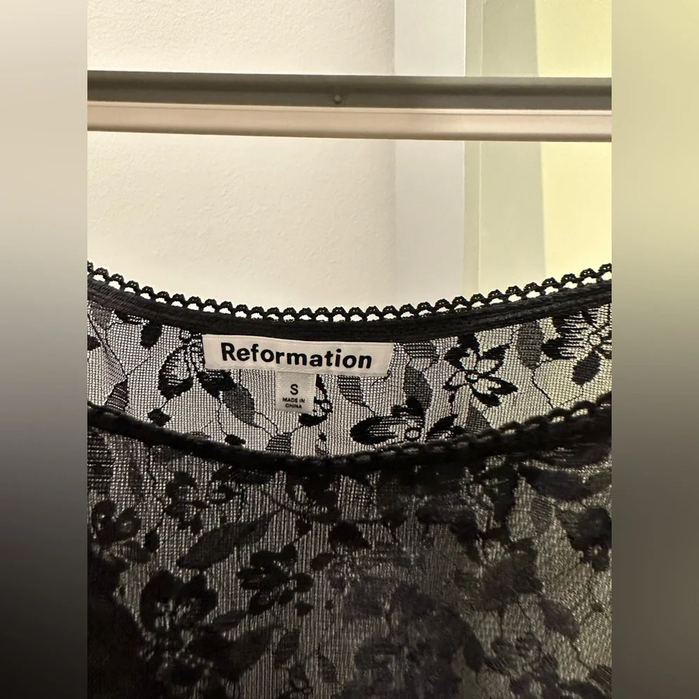 Reformation Dayton top - Picture 3 of 5